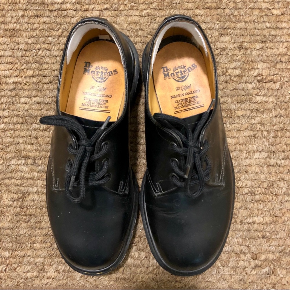 SOLD Dr martens 1461 vintage made in England us6